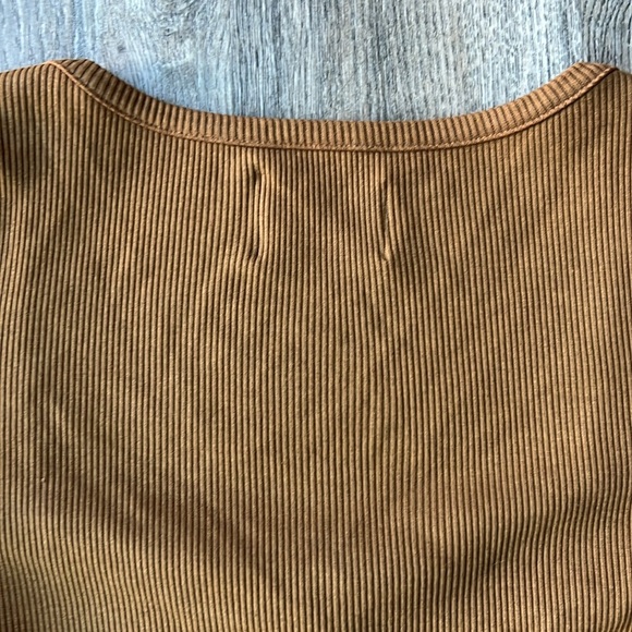 Citizens of Humanity Top Brown Parie Twist Top Size Medium Short Sleeve - Picture 13 of 15